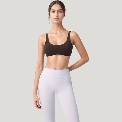 Women's Scoop Neck Sports Bra with Wide Straps and Seamless Design