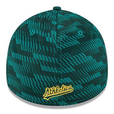 Men's New Era Green Athletics 2025 MLB Clubhouse 39THIRTY Flex Hat