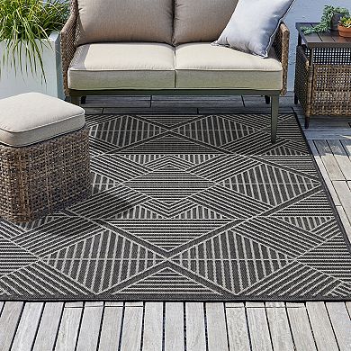 Sonoma Goods For Life Black Diamond Indoor / Outdoor Area Rug