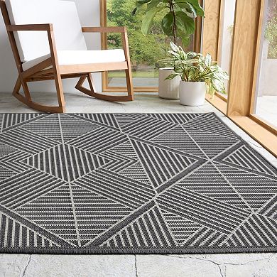 Sonoma Goods For Life Black Diamond Indoor / Outdoor Area Rug