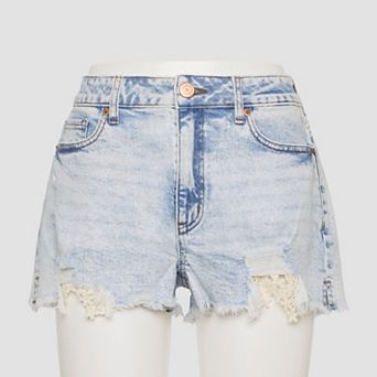 Juniors' SO® Curvy High Rise Denim Frayed Crochet Hem Shorts
