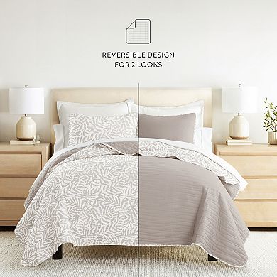 All Season Reversible Pattern Quilt Set