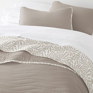 All Season Reversible Pattern Quilt Set