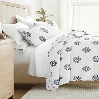 All Season Reversible Pattern Quilt Set