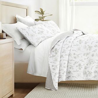 All Season Reversible Pattern Quilt Set