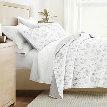 All Season Reversible Pattern Quilt Set