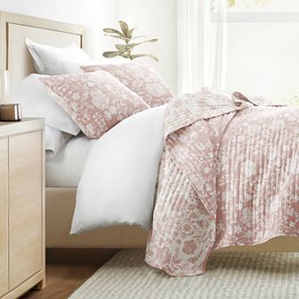 All Season Reversible Pattern Quilt Set
