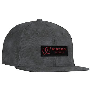Men's Under Armour Charcoal Wisconsin Badgers Freedom Collection ArmourFuse Snapback Hat