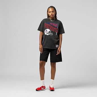 Women's Mitchell & Ness Black New England Patriots Team Dynamic Boyfriend Mineral Wash T-Shirt