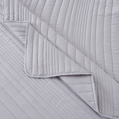 Market & Place Ultra Soft Lightweight Solid Quilt Set