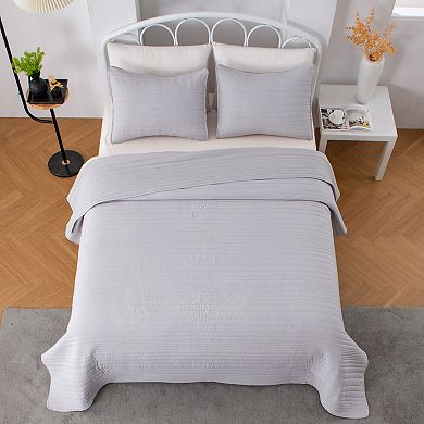 Market & Place Ultra Soft Lightweight Solid Quilt Set