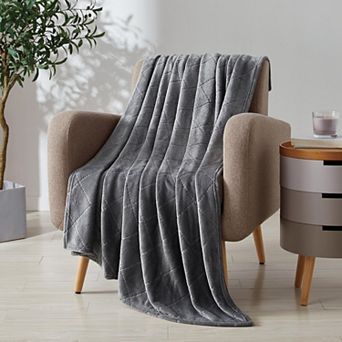 Kate Aurora Ultra Plush Contemporary Geometric Hypoellergenic Accent Throw Blanket