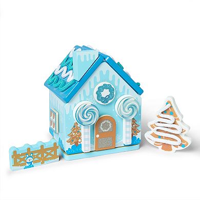 Melissa & Doug Winter Frost 44-Piece Gingerbread House Playset
