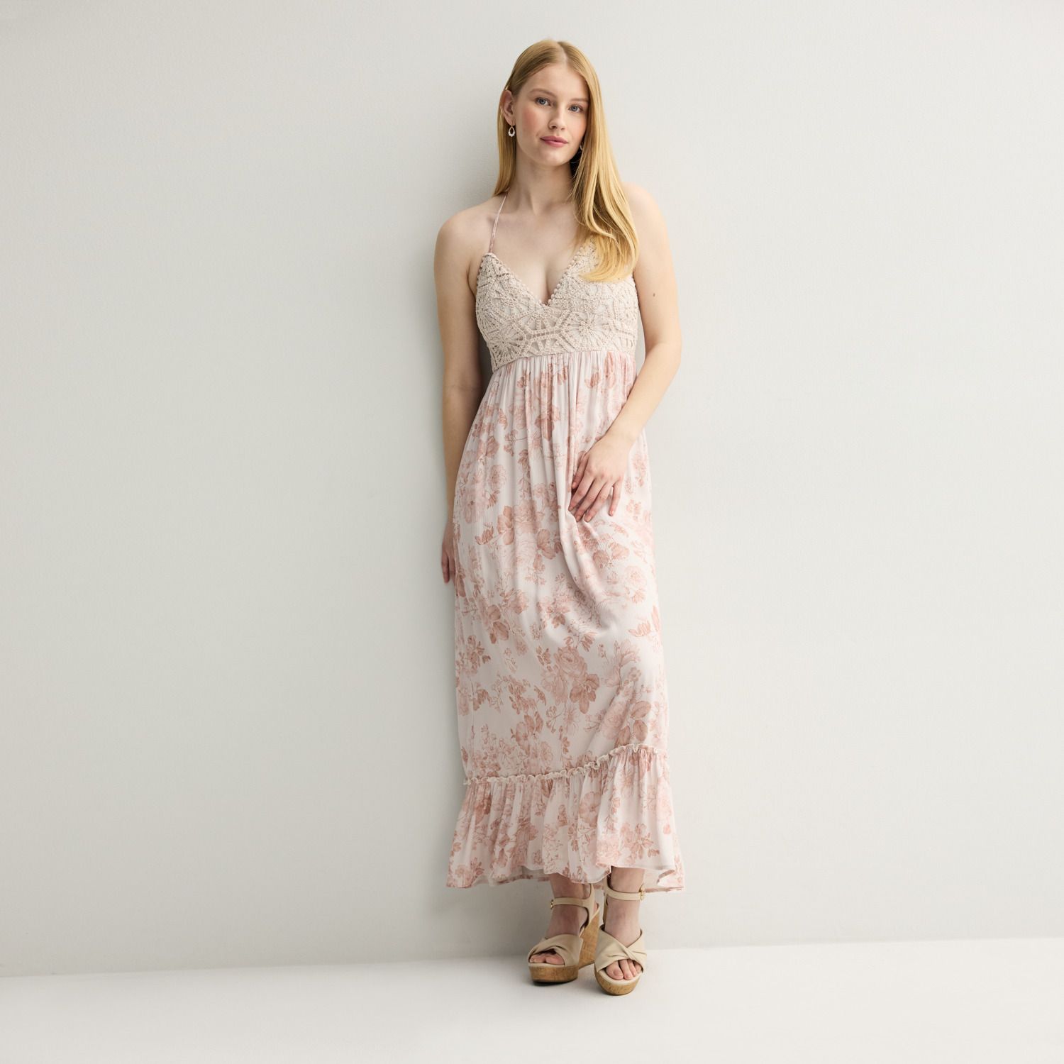 Женские платья madden Juniors' madden girl Crochet Halter Top Tier Maxi Dress