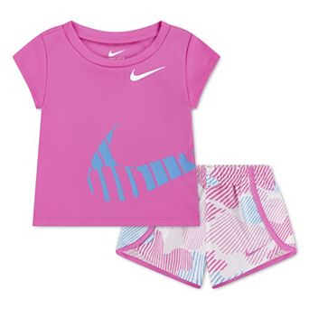 Baby Toddler & Little Girls 12 months - 6x Nike Essentials Dri-FIT T-Shirt & Sprinter Shorts 2 pc Set