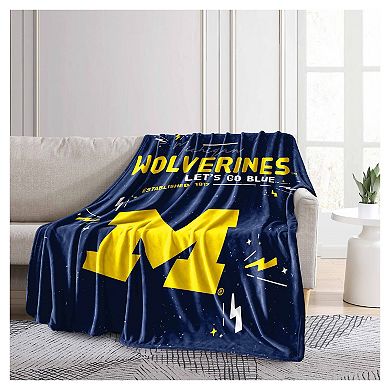 Michigan Wolverines 60" x 70" Plush Throw Blanket