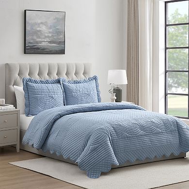 VCNY Home Scallop Microfiber Quilt Set