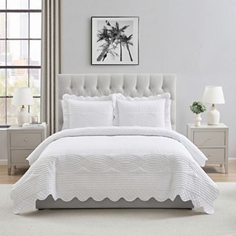 VCNY Home Scallop Microfiber Quilt Set