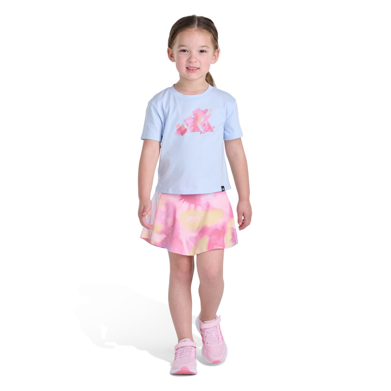 Комплект adidas 2 pc Short Sleeve Tee & Printed Flounce Skort Set для девочек — фото 1