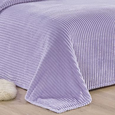 Striata Lined Oversized All Season 100% Polyester Blanket