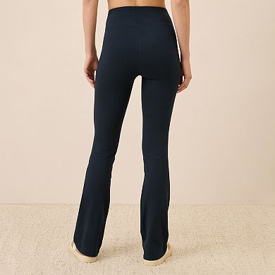 On the Go-To Bootcut Legging