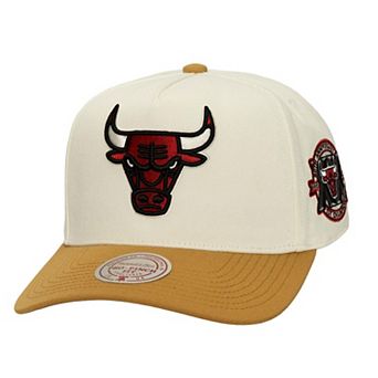 Men's Mitchell & Ness Cream Chicago Bulls Ochre Dusted Double Two-Toned Pro Crown Adjustable Hat