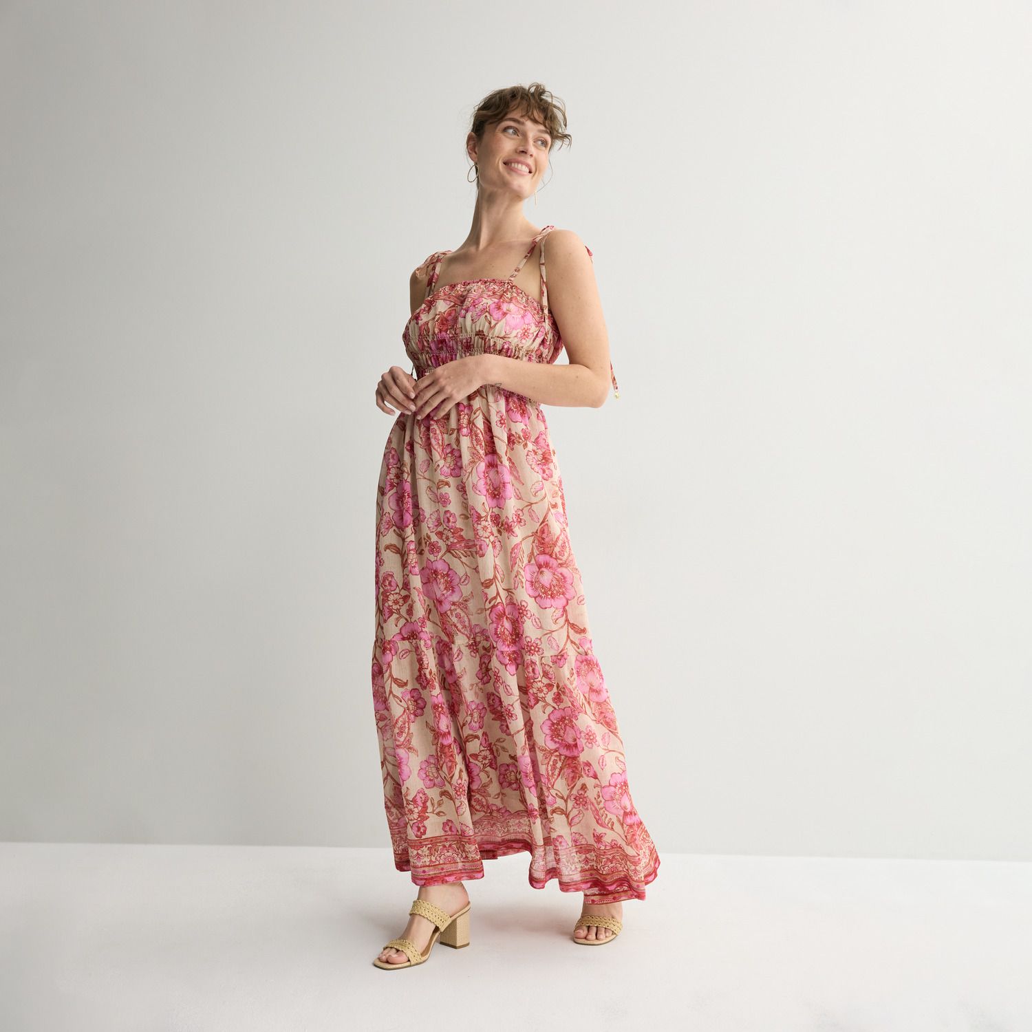 Женские платья Taylor Smocked Waist Tie Strap Floral Maxi Dress