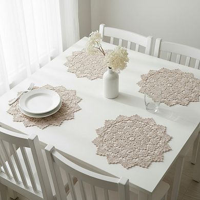 2-Piece Round Lace Floral Placemat with Intricate Embroidered Detailing