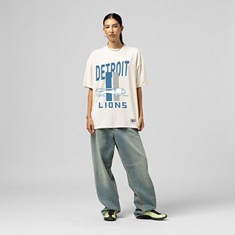 Women's Mitchell & Ness Cream Detroit Lions Logo Rise Boyfriend T-Shirt