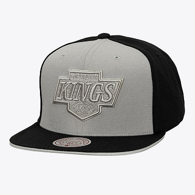 Caps Mitchell & Ness NBA Retrodome Classic Red Chicago Bulls Black (HHSSINTL1263-CBUBLCK) | Footshop