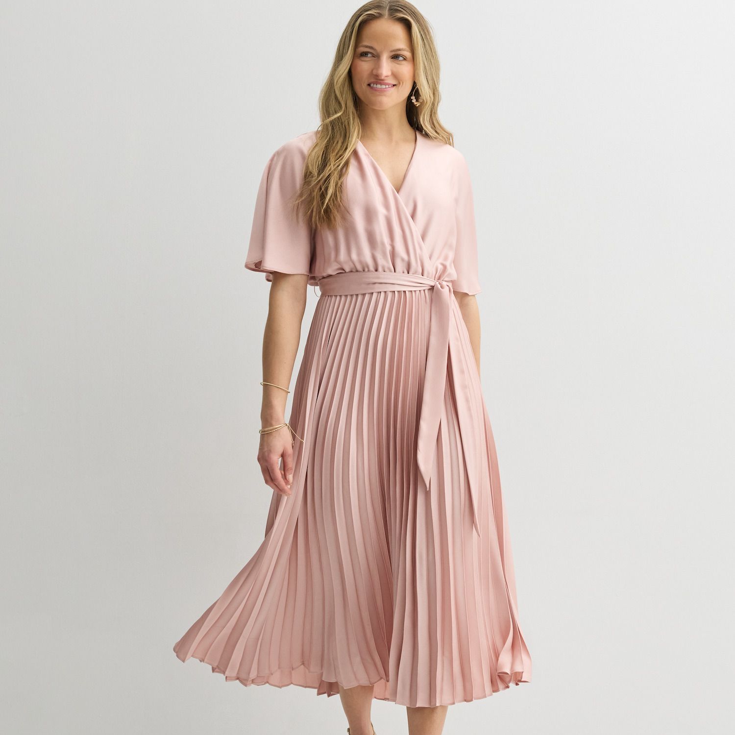 Женские платья Sandra Darren Surplice Pleated Maxi Dress