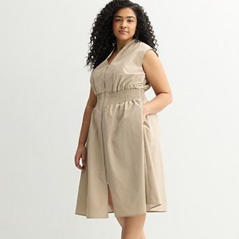 Plus Size Sandra Darren Sleeveless Smocked Waist Midi Dress