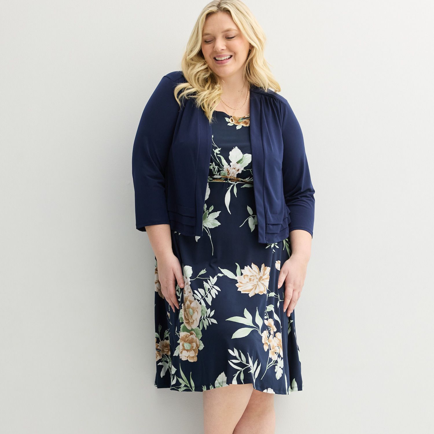 Женские платья Sandra Darren Plus Size Sandra Darren 2 pc Jacket & Scoopneck Dress Set