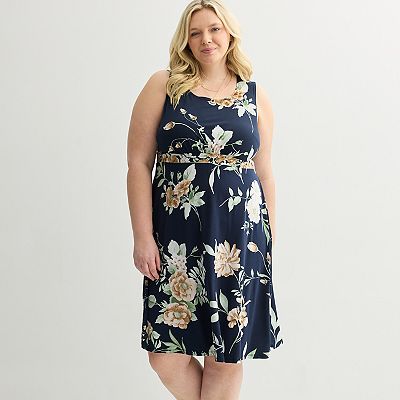 Plus Size Sandra Darren 2-Piece Jacket & Scoopneck Dress Set