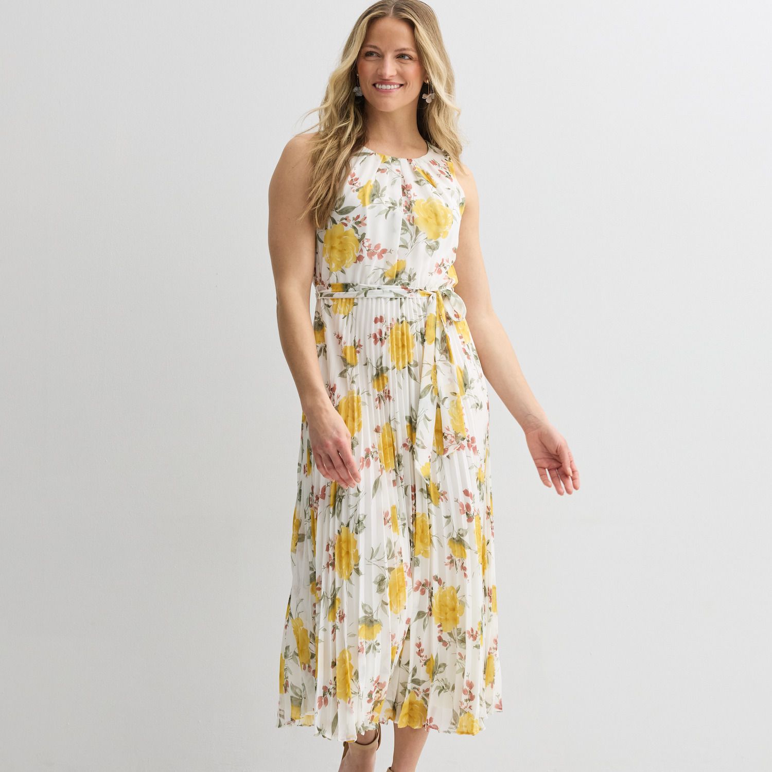 Женские платья Sandra Darren Petite Sandra Darren Sleeveless Pleated Maxi Dress