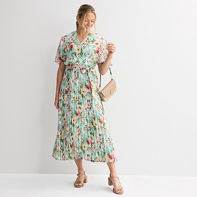 Women's Sandra Darren Short Sleeve Floral Pleated Surplice Maxi Dress