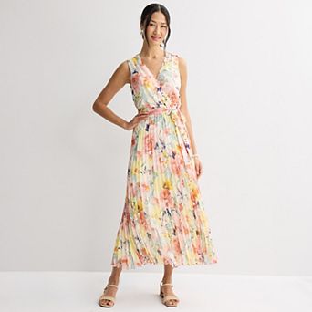 Women's Sandra Darren Sleeveless Surplice Pleated Floral Dress