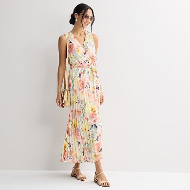 Women's Sandra Darren Sleeveless Surplice Pleated Floral Dress