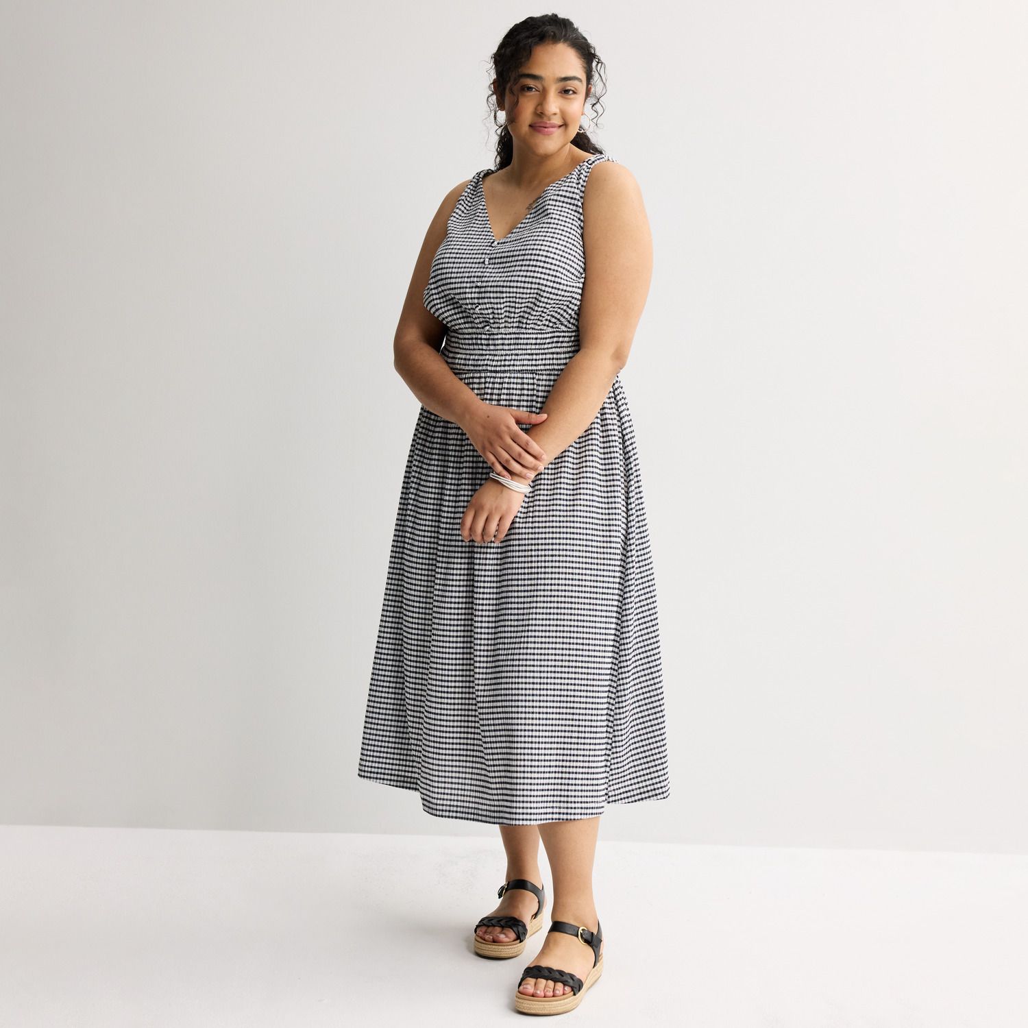 Женские платья 5th + Madison Plus Size 5th + Madison Edit Sleeveless Smocked Waist Dress