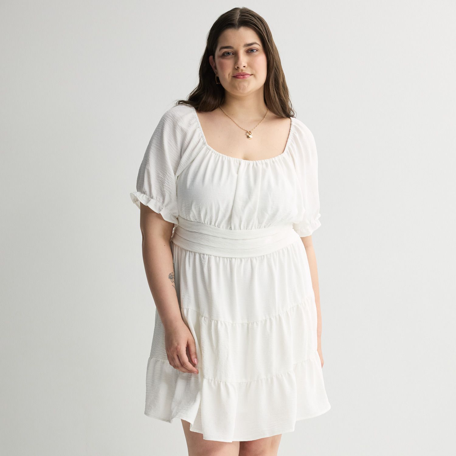 Женские платья Juniors' Plus Size Mary & Mo Puff Sleeve Airflow Dress