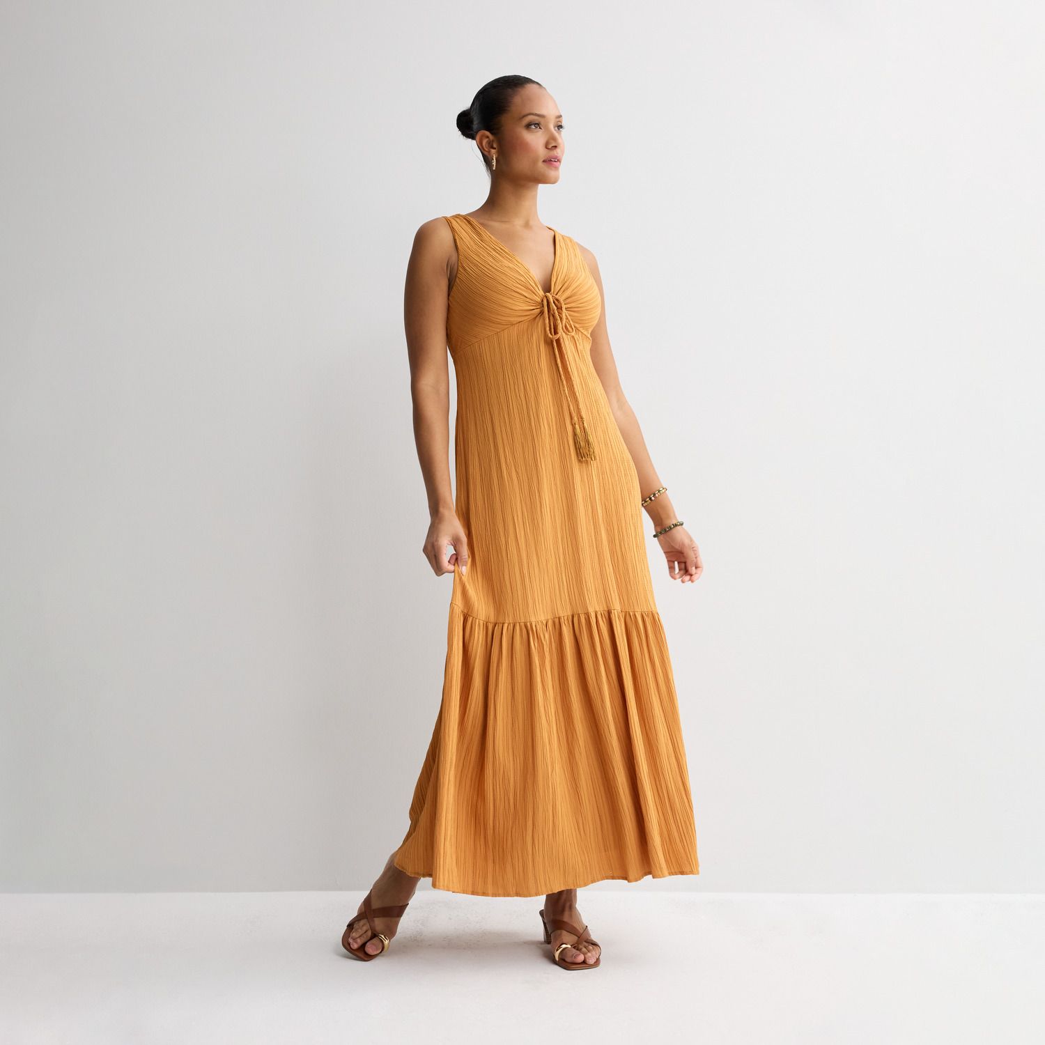 Женские платья Taylor Keyhole V-Neck Maxi Dress