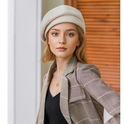 Women display picture 1