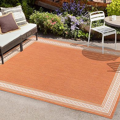 Lucia Classic Diamond Border Indoor/outdoor Area Rug