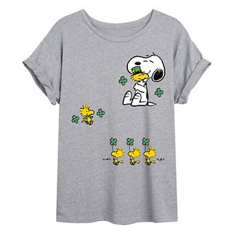 Juniors' Peanuts Snoopy & Woodstock Clovers Collage Oversized Tee