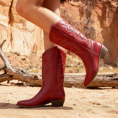 Authentic Western Boots with Detailed Embroidery for Everyday Chic