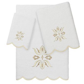 Linum Home Textiles 3 pc Flower Crest Scallop Embellished Towel Set