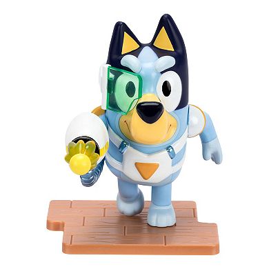 Bluey Studio Collection Surprise Blaster Bluey Collectible Figure