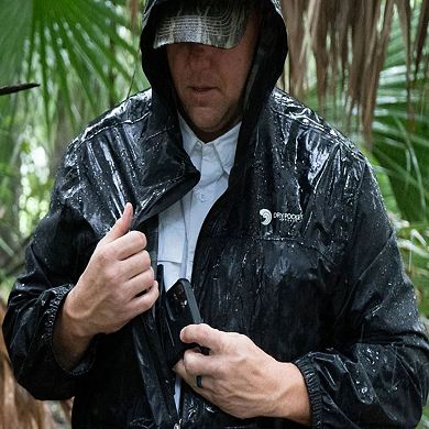Waterproof rain jacket with waterproof pockets