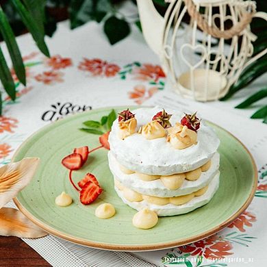 Therapy dia.10" Round Green Porcelain Plate (Set of 4)