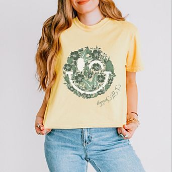 S.W.Smiley Green Floral Butterflies - Women's Boxy Crop Top Graphic T-Shirt